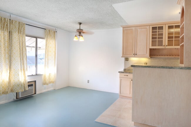 Building Photo - 250 Linden Ave