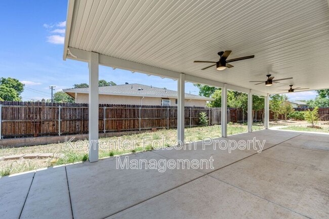 Building Photo - 5800 Deary Way