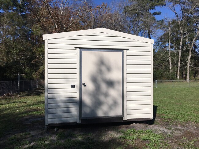 Building Photo - 2 Bedroom 1 Bath Located of Fire Tower Road