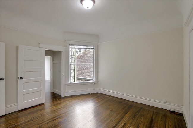 Building Photo - 12th Ave 1340-1342