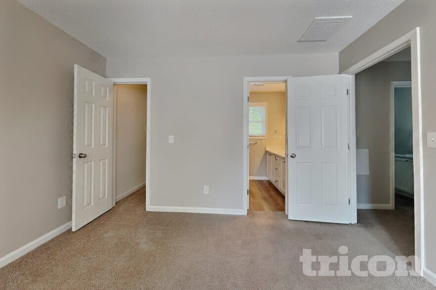 Building Photo - 5708 Green Apple Dr