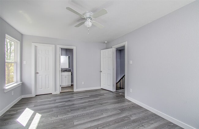 Building Photo - 4616 Shreveport Blvd