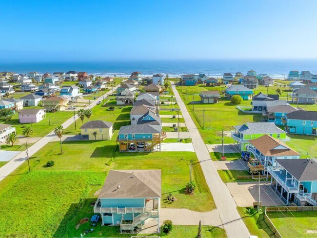 Building Photo - 986 Bahama Dr