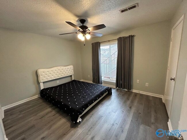 Building Photo - 2014 Hobbs Rd SE