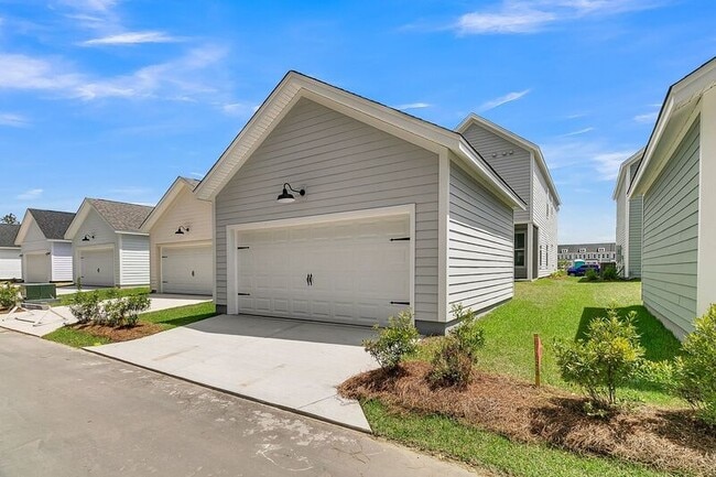 Building Photo - 110 Crimson St