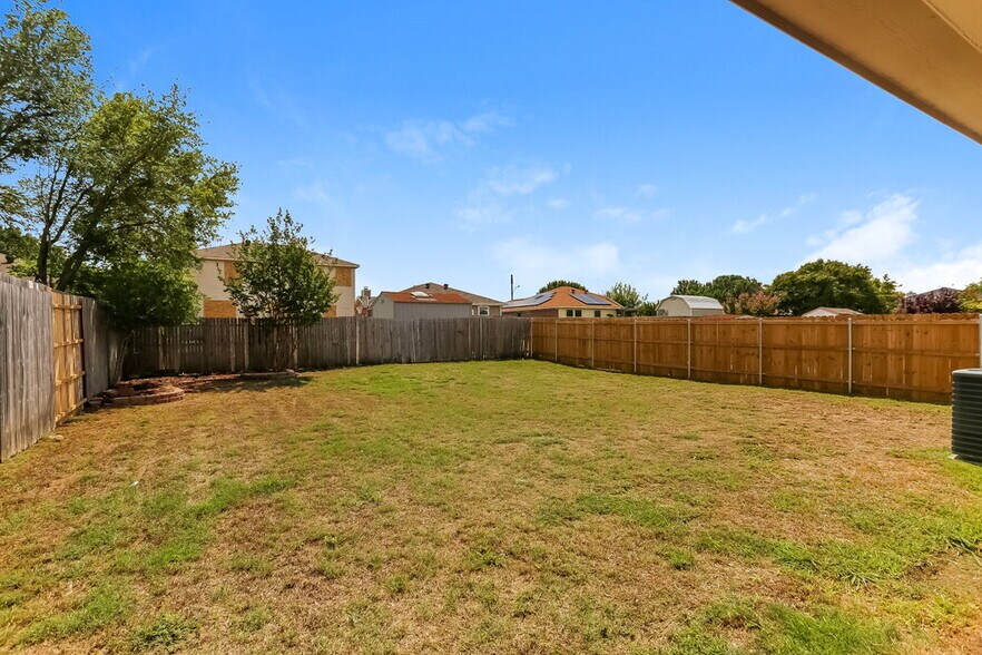 Building Photo - 1008 Buffalo Springs Dr