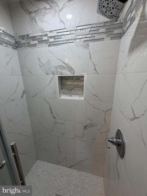 Building Photo - 18948 Quail Valley Blvd