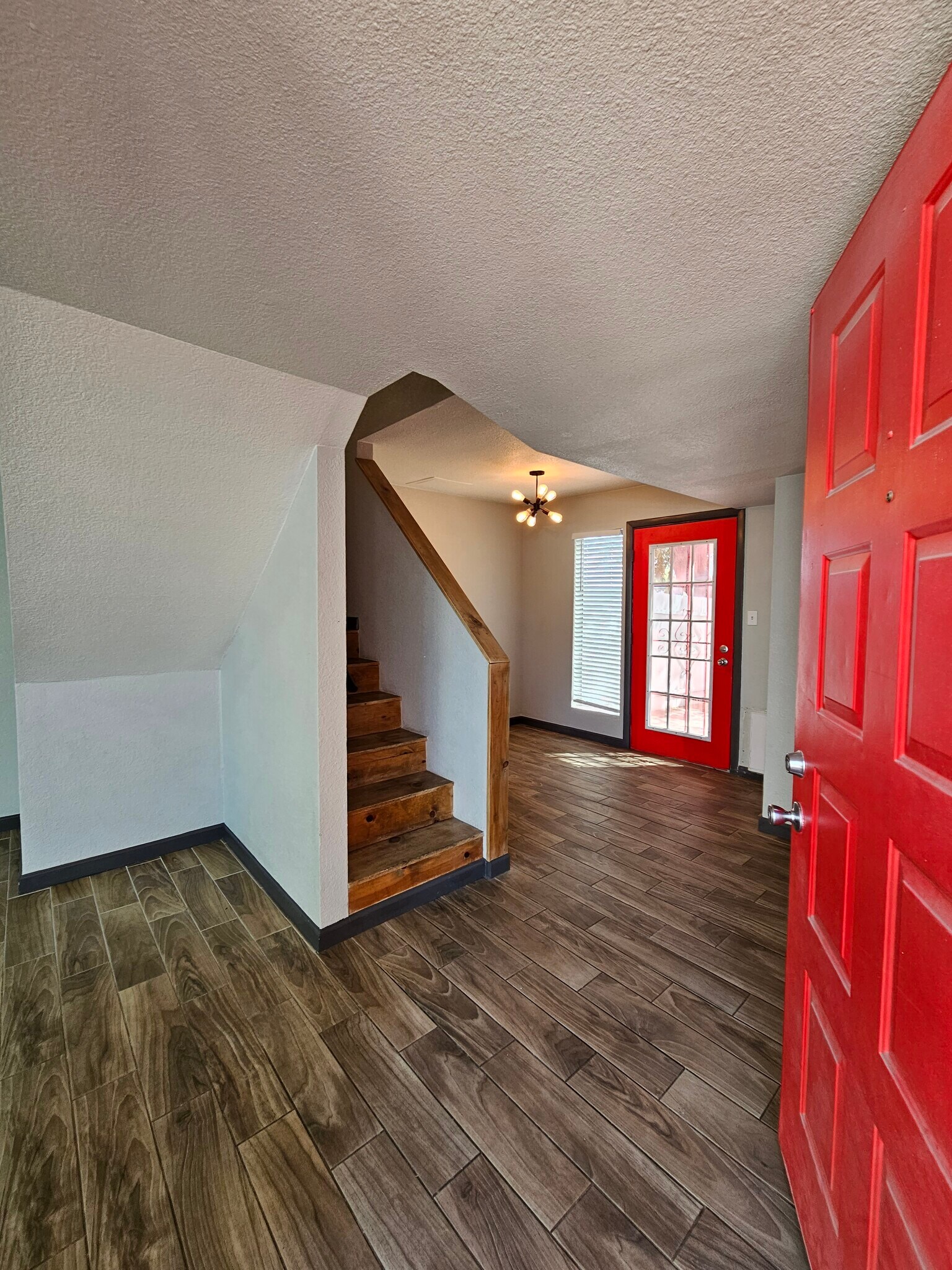 Building Photo - 1766 E Pepper Cir