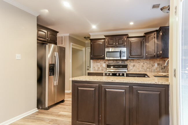 Building Photo - 3 Bedroom Home in Little Rock