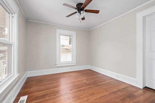 Building Photo - Cozy 3-Bedroom Home with Classic Charm in ...