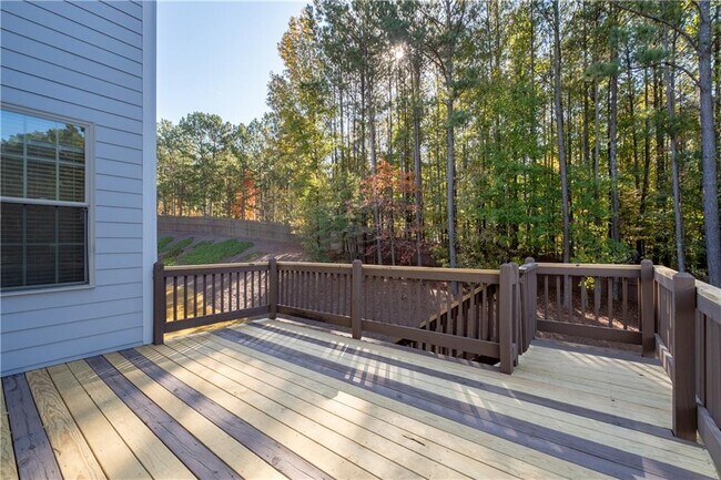 Building Photo - 6440 Century Park Pl SE