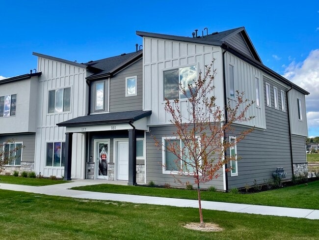 Building Photo - 181 E 550 N