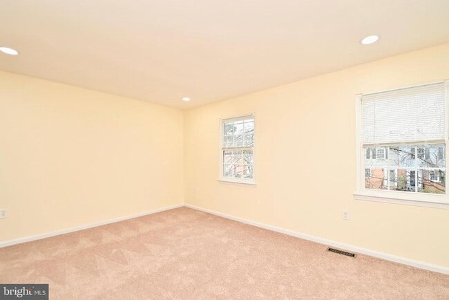 Building Photo - 2767 January Ct