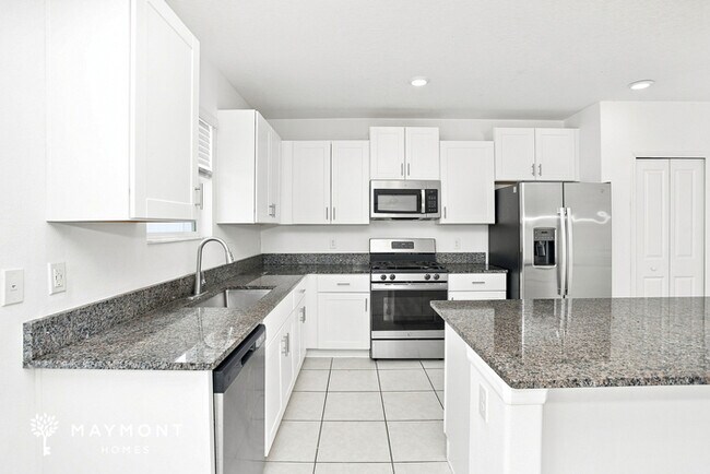 Building Photo - 4137 84th Ct E