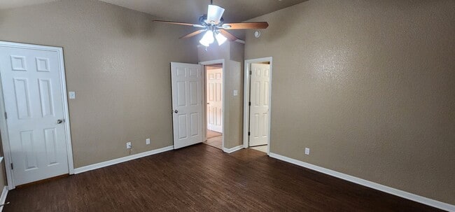 Building Photo - Coming Soon – 3 Bedroom Duplex Near Clear ...