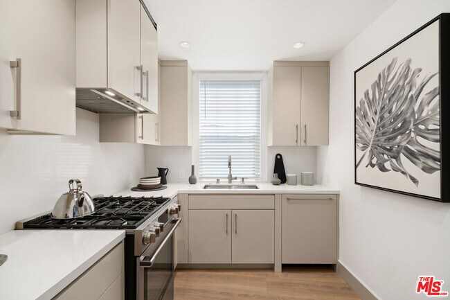 Building Photo - 130 S Sepulveda Blvd