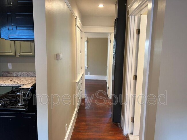 Building Photo - 151 Berverdor Ave