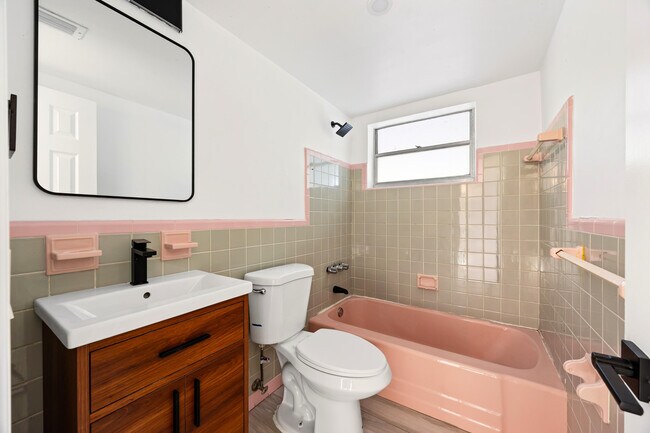 Building Photo - 3360 N 57th Dr