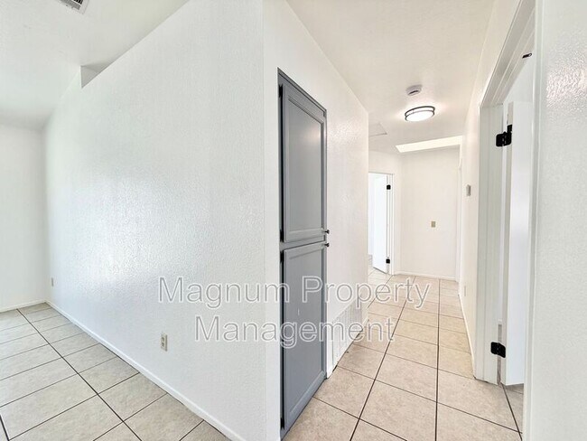 Building Photo - 29677 Woodlands Ave