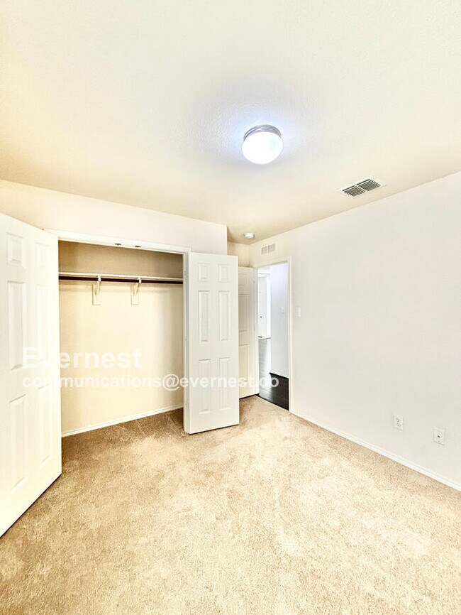 Building Photo - 12176 Walden Wood Dr