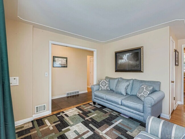 Building Photo - Impeccable brick ranch home for rent