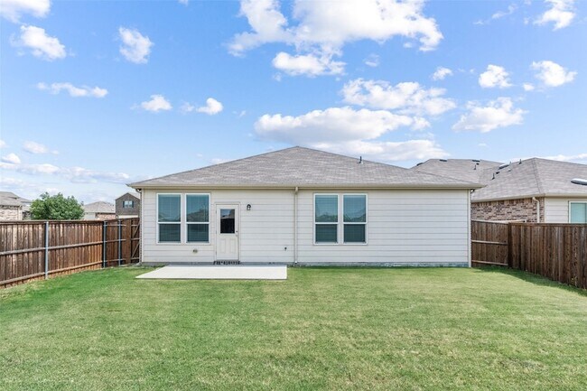 Building Photo - 1641 Vernon Dr