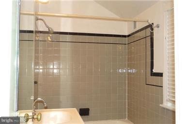 Building Photo - 3305 Camalier Dr