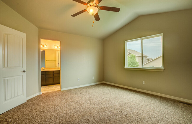 Building Photo - Beautiful and Open New Build in Lorson Ranch