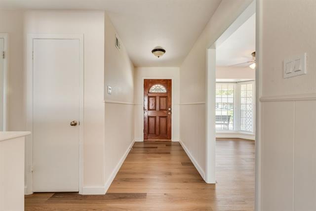 Building Photo - 2833 Linden Lea