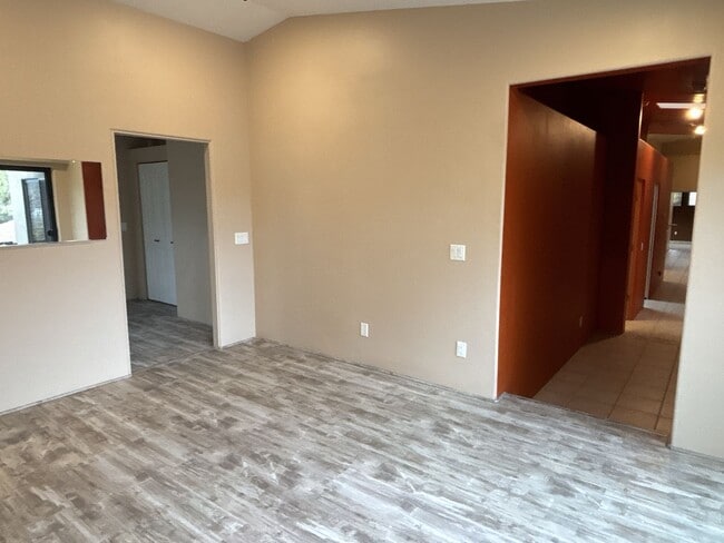 Building Photo - Beautiful Home in West Sedona