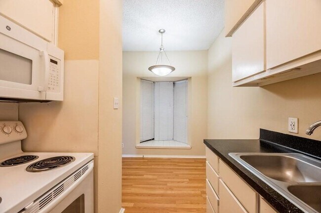 Building Photo - 2818 Nueces St