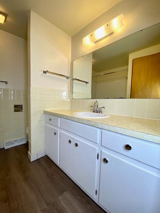 Building Photo - 3037 Humboldt Rd