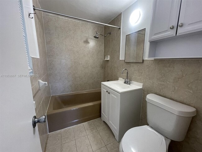 Building Photo - 218 Santillane Ave