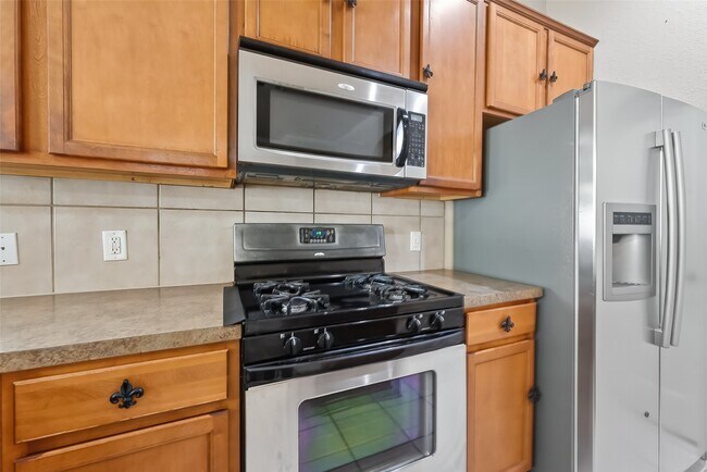 Building Photo - 7002 Casita Dr