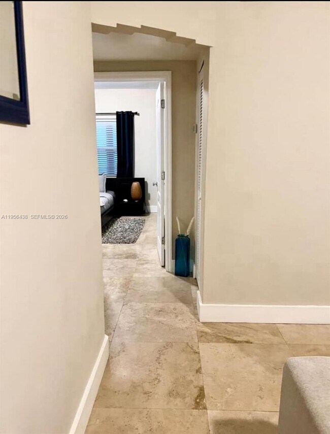 Building Photo - 544 NE 62nd St