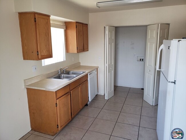 Building Photo - 638 N 3rd St