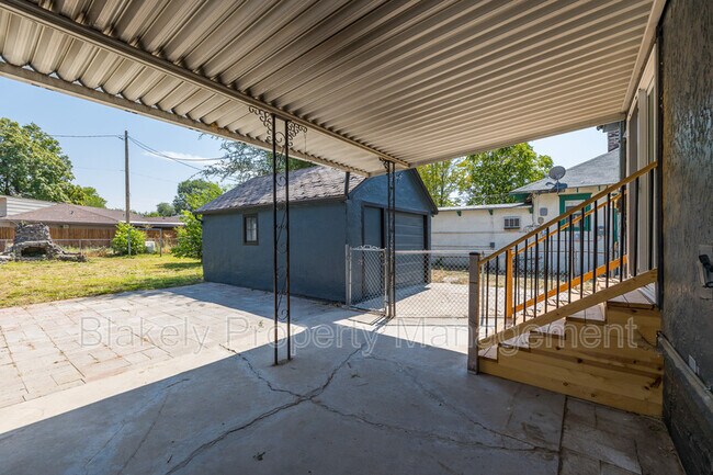 Building Photo - 1020 15th Ave S
