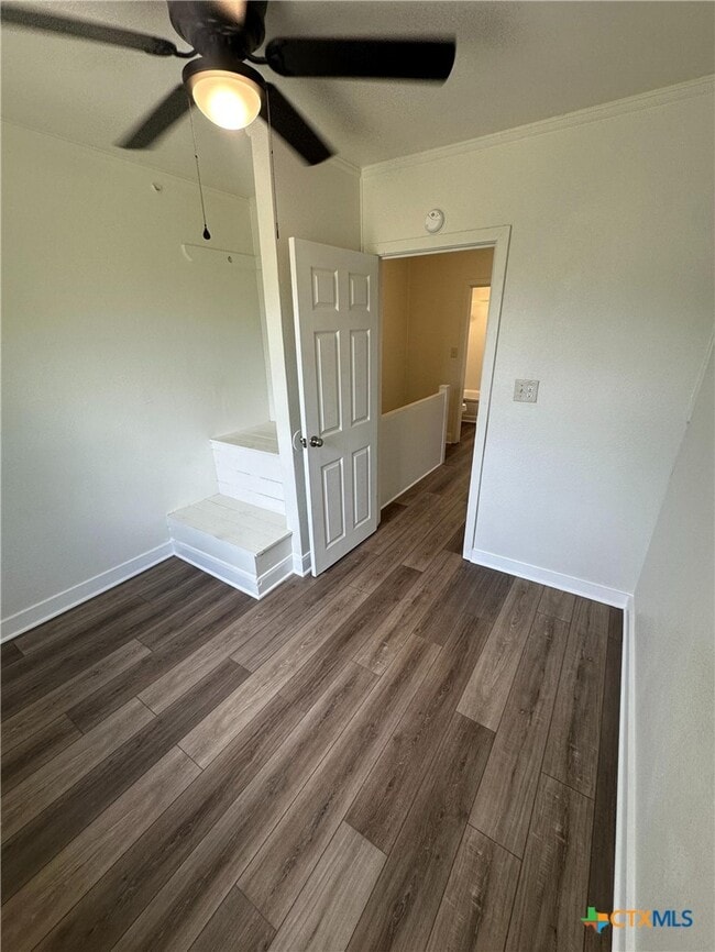 Building Photo - 1204 E Warren Ave