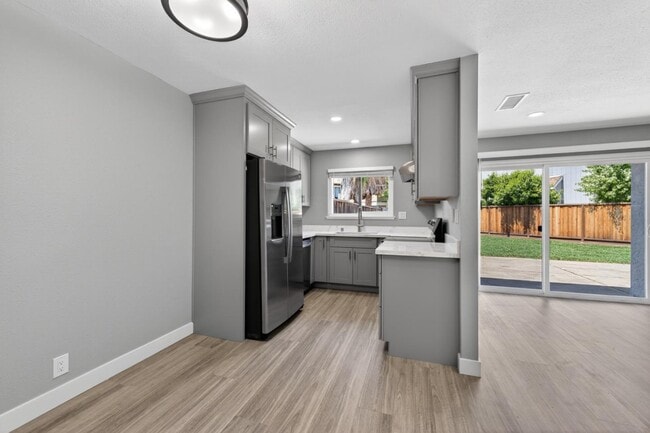 Building Photo - 4971 Geomax Ct