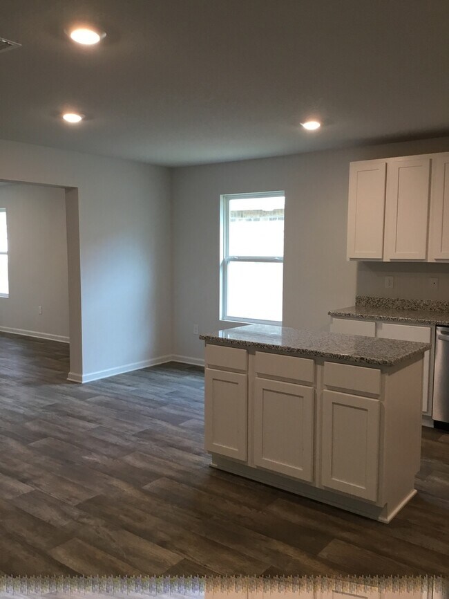 Building Photo - Beautiful 3/2 Family home in Beulah- Close to Navy Federal Credit Union Main Campus!