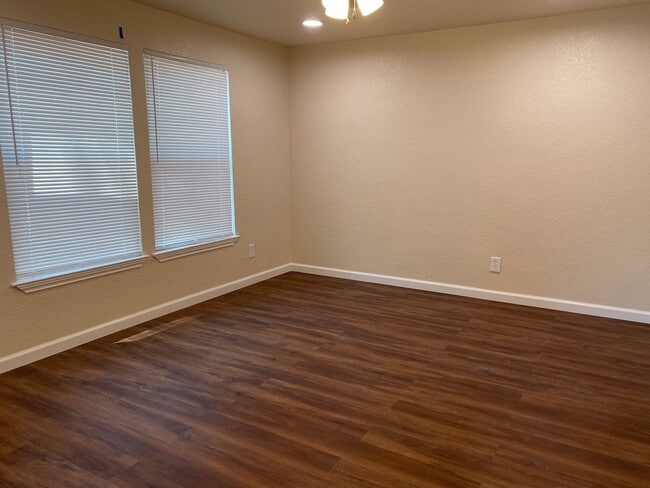 Building Photo - 309 Hobson St