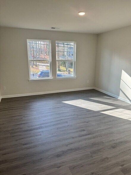 Building Photo - 916 W Sumter St