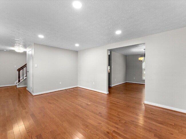 Building Photo - 3513 Castlebury Dr