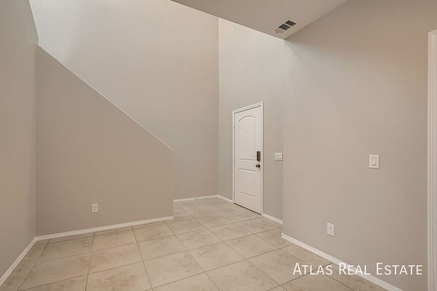 Building Photo - 10646 Mt Blackburn Ave