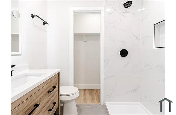 Building Photo - 10307 Pinecrest Dr