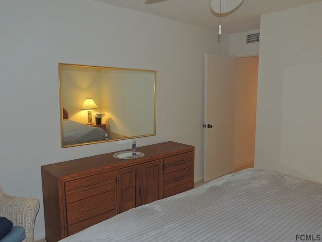 Building Photo - 13 Broadmore Cir