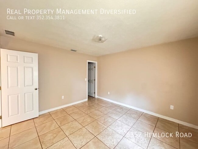 Building Photo - 6352 Hemlock Rd