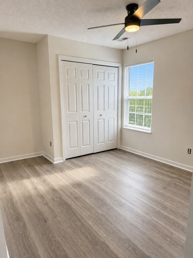 Building Photo - 1604 Sails Way