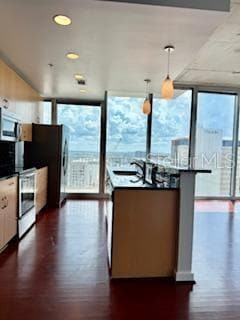 Building Photo - 777 N Ashley Dr
