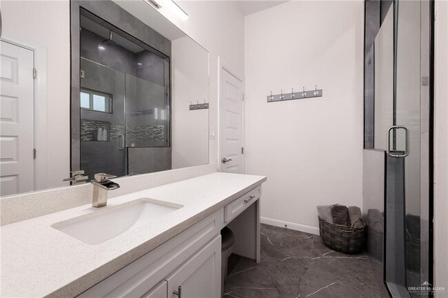 Building Photo - 405 Stella Dr
